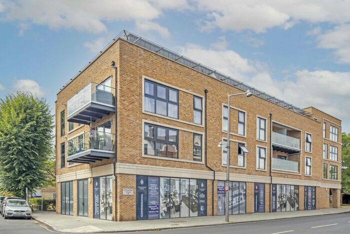 2 Bedroom Flat To Rent In Heath Road, Twickenham, TW1