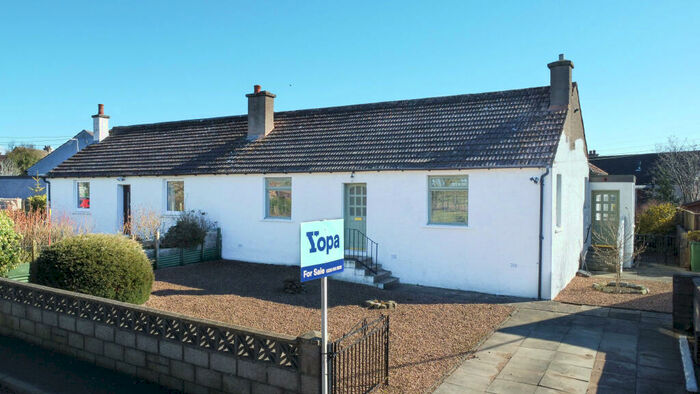 3 Bedroom Semi-Detached Bungalow For Sale In Dalziel Road, Inveraldie, Dundee, DD4