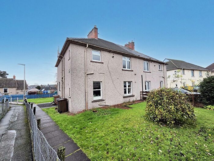 2 Bedroom Flat For Sale In Cameron Park, Thornton, KY1