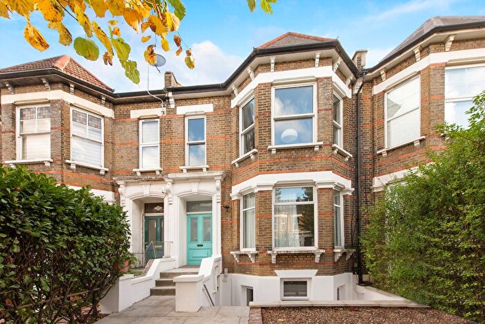 1 Bedroom Flat For Sale In Newick Road, Clapton, E5