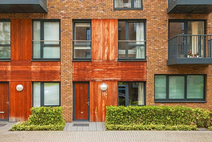 3 Bedroom Flat For Sale In Ashton Reach, Surrey Quays, London, SE16