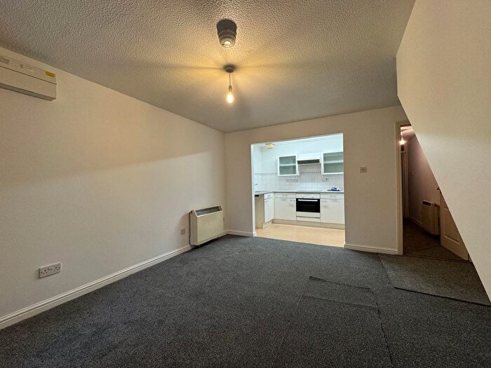 1 Bedroom Flat To Rent In School Lane, Dunstable, LU6