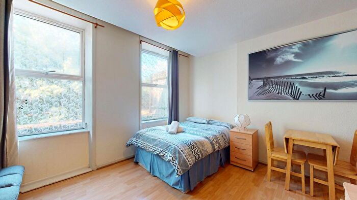 Studio To Rent In Chatsworth Road, Mapesbury, London, NW2