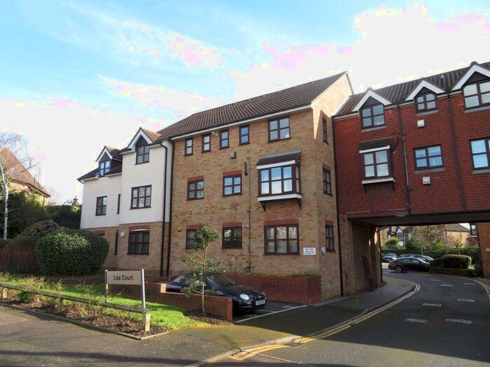 2 Bedroom Flat To Rent In The Ridgeway, Chingford, London, E4