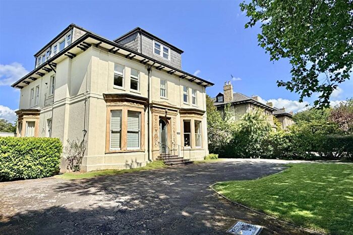2 Bedroom Flat For Sale In Queens Road, Cheltenham, GL50