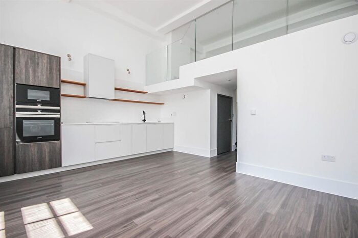 1 Bedroom Flat To Rent In Goldsmiths Row, London, E2