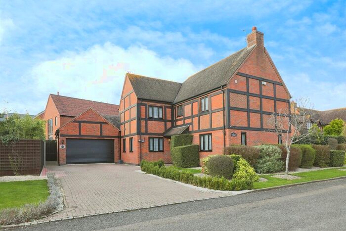 4 Bedroom Detached House For Sale In Upper Farm Meadow, Gaydon, Warwick, CV35