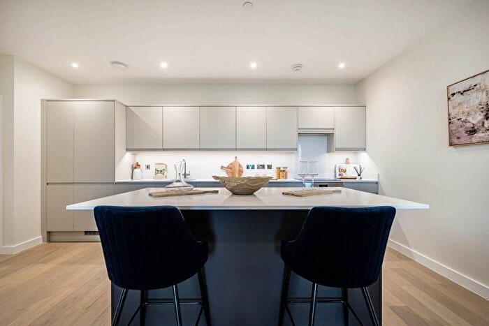 1 Bedroom Flat To Rent In Chertsey, Surrey, KT16