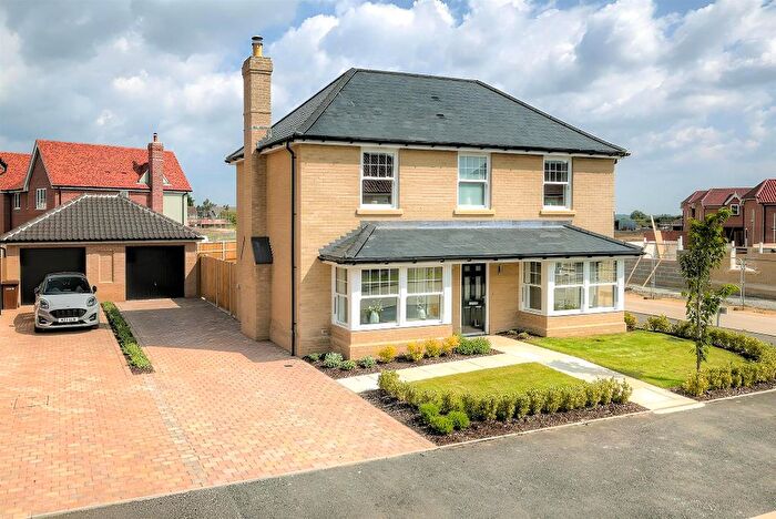 4 Bedroom Detached House For Sale In Lawford Green, Manningtree, CO11