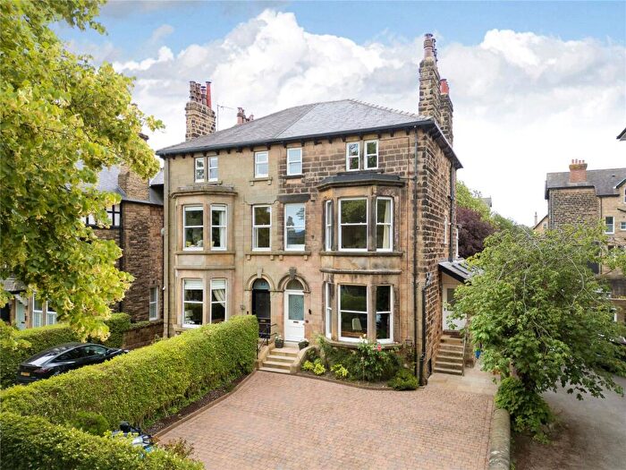 5 Bedroom Semi-Detached House For Sale In Otley Road, Harrogate, HG2