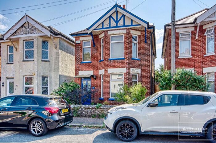 3 Bedroom Detached House For Sale In Muscliffe Road, Bournemouth, BH9