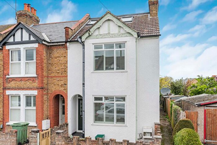 4 Bedroom End Of Terrace House To Rent In Balfour Road, Bromley, BR2