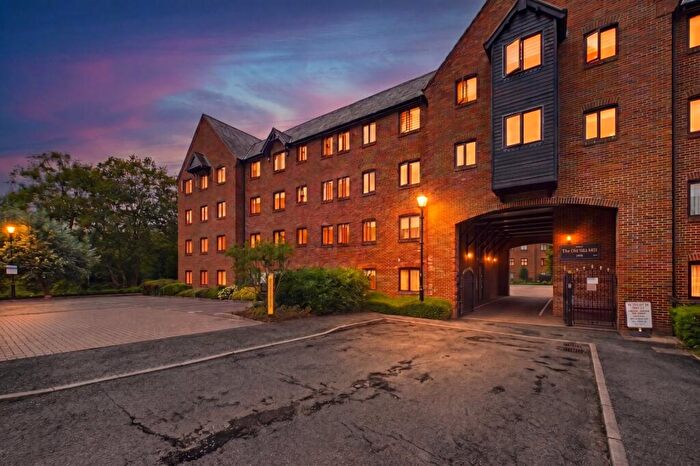 2 Bedroom Retirement Property For Sale In Silk Lane, Twyford, Reading, Berkshire, RG10