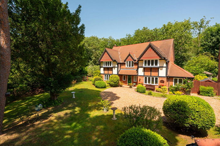 5 Bedroom Detached House For Sale In Clapham Park, Clapham, Bedford, Bedfordshire, MK41