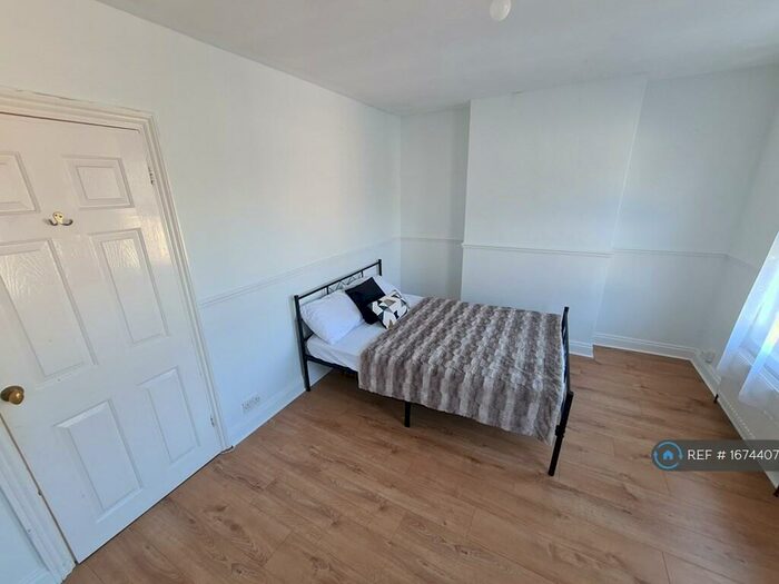 1 Bedroom Flat To Rent In Maximfeldt Road, Erith, DA8