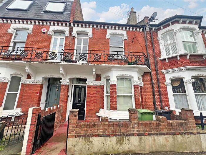 1 Bedroom Flat For Sale In Hartismere Road, London, SW6