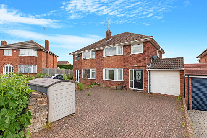 3 Bedroom House For Sale In Cottesmore Avenue, Barton Seagrave, North Northamptonshire, NN15
