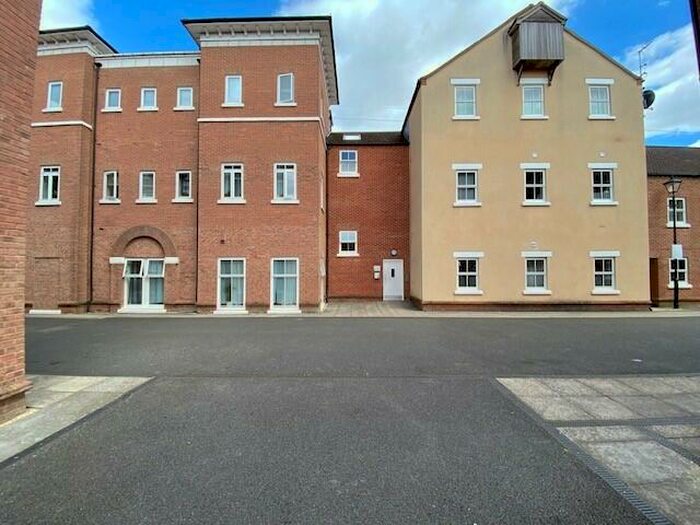 2 Bedroom Apartment To Rent In Pine Street, Fairford Leys, Aylesbury, HP19