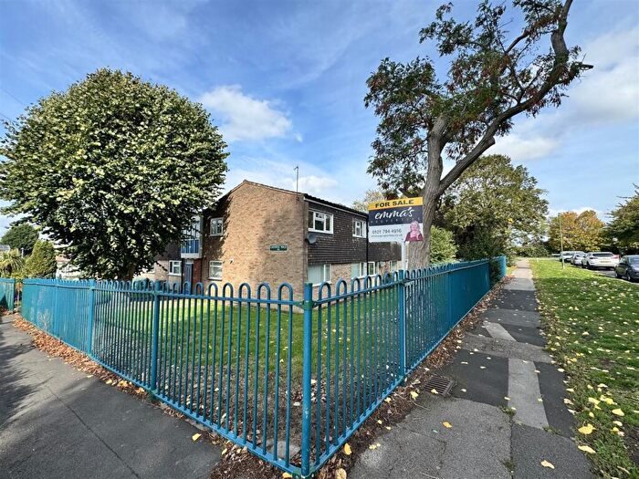 2 Bedroom Flat For Sale In Chiswick Walk, Birmingham, B37