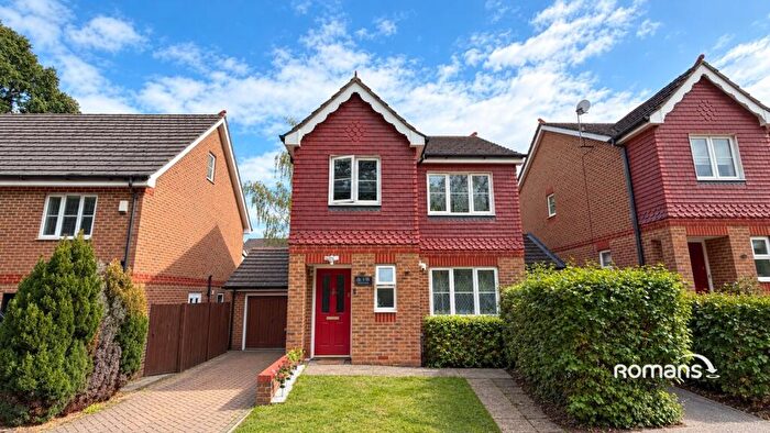 3 Bedroom Link Detached House For Sale In Wood End, Chineham, Basingstoke, RG24