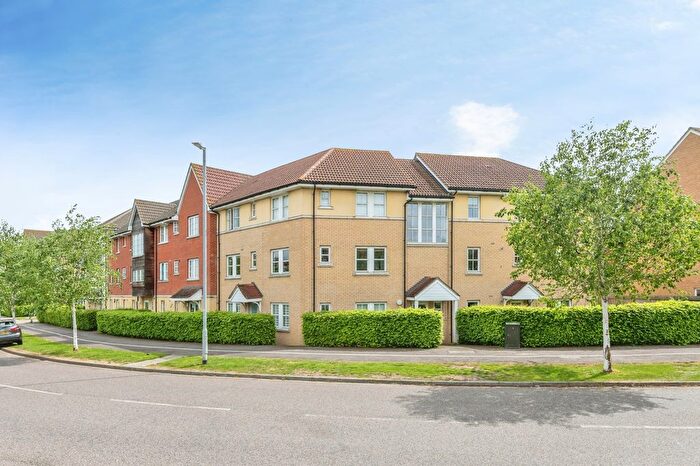 2 Bedroom Flat For Sale In Cavell Court, Basildon, Essex, SS14