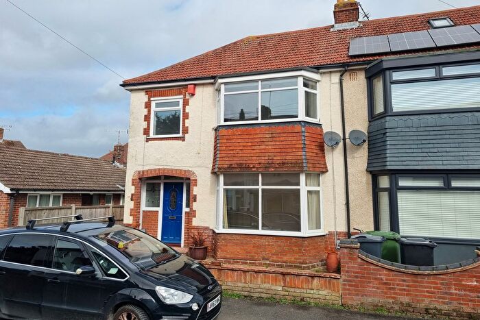 3 Bedroom End Of Terrace House For Sale In Drayton, Hampshire, PO6