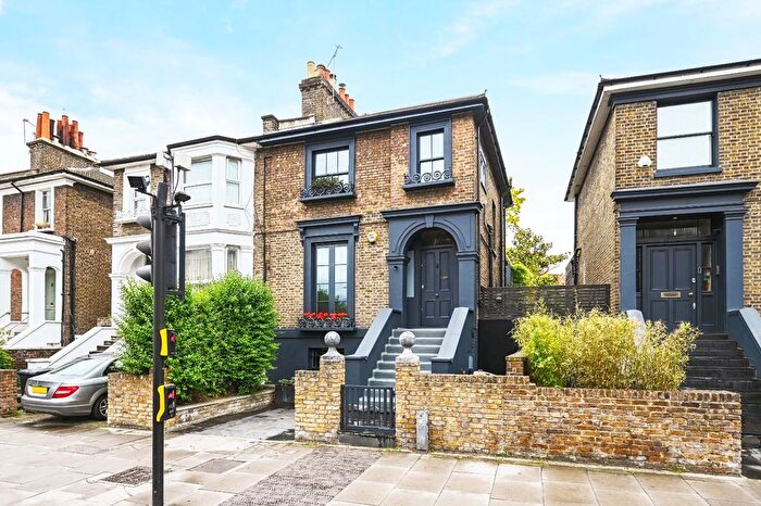 5 Bedroom Property For Sale In Goldhawk Road, London, W12