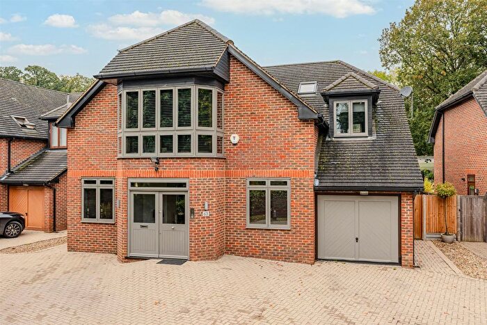 5 Bedroom Detached House For Sale In Canonsfield Road, Welwyn, AL6