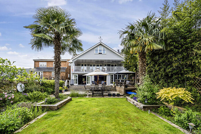 4 Bedroom Detached House For Sale In River Bank, Thames Ditton, KT7