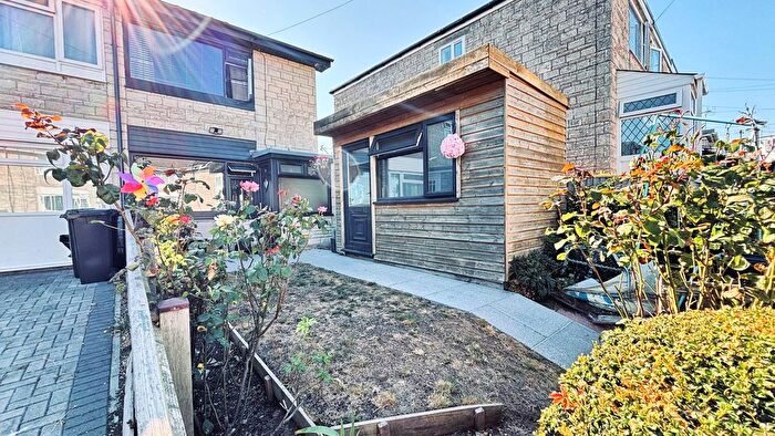 2 Bedroom End Of Terrace House For Sale In Haylands, Portland, DT5
