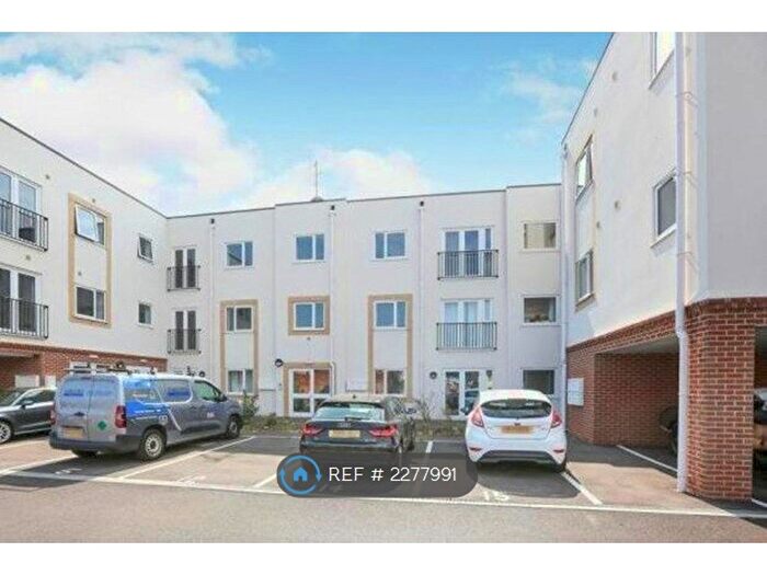 2 Bedroom Flat To Rent In Lichfield House, Willenhall, WV12