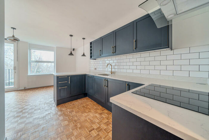 2 Bedroom Flat To Rent In Copers Cope Road, Beckenham, BR3