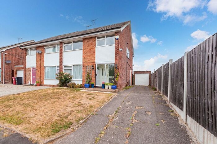 3 Bedroom Semi-Detached House For Sale In Newton Close, Langley, SL3