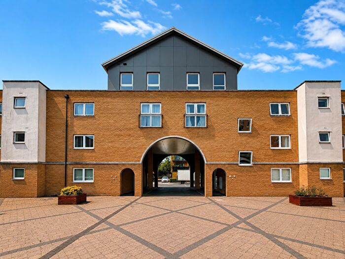1 Bedroom Apartment For Sale In Vantage Court, Kenway, Southend-on-Sea, SS2