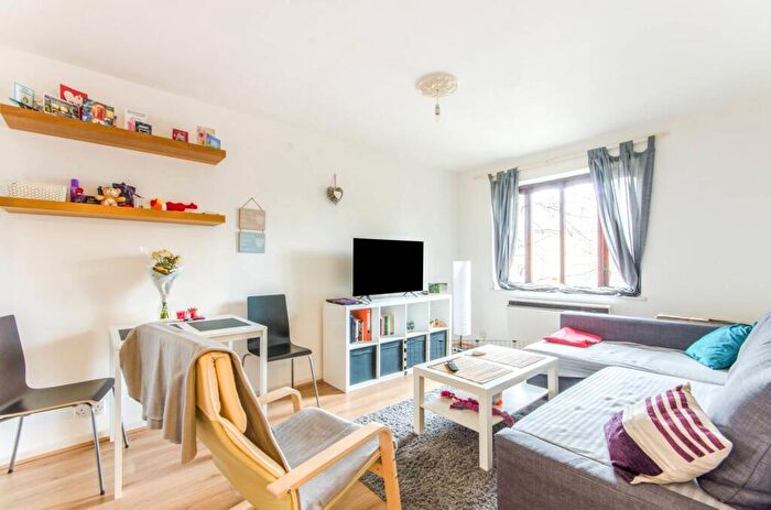 1 Bedroom Flat To Rent In Station Road, High Barnet, Barnet, EN5