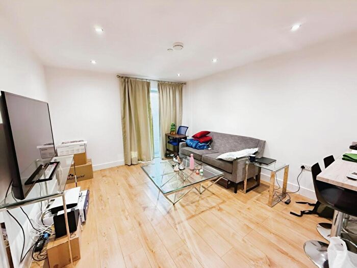 1 Bedroom Flat To Rent In Mabgate, Leeds, West Yorkshire, LS9