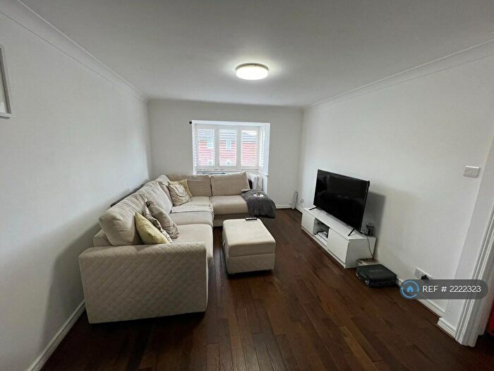 1 Bedroom Flat To Rent In Merton Court, Welling, DA16