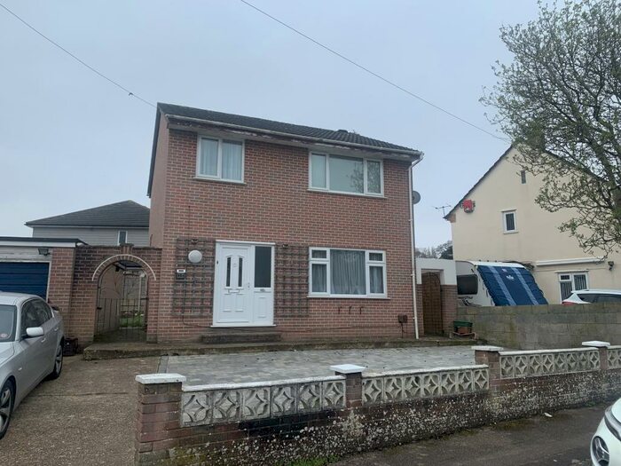 3 Bedroom House To Rent In High Howe Close, Bournemouth, BH11