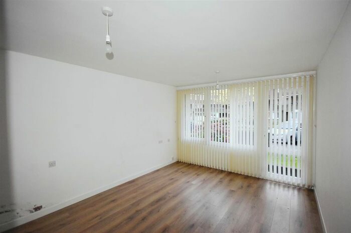 1 Bedroom Flat To Rent In Augustus Close, Brentford Dock, TW8