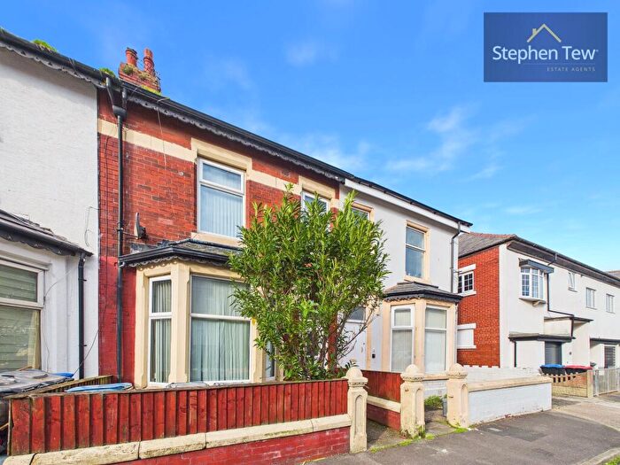2 Bedroom Flat To Rent In Beach Avenue, Thornton-Cleveleys, FY5
