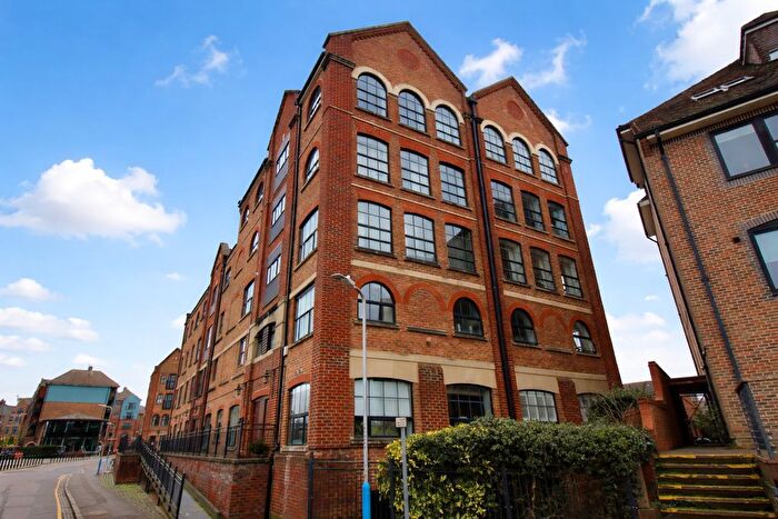 2 Bedroom Flat For Sale In Whitefriars Wharf, Tonbridge, TN9