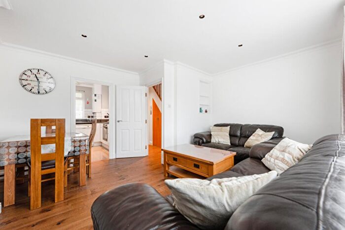 2 Bedroom Flat To Rent In Monsell Road, N4