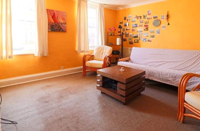 2 Bedroom Apartment To Rent In Birstall Road, London, N15