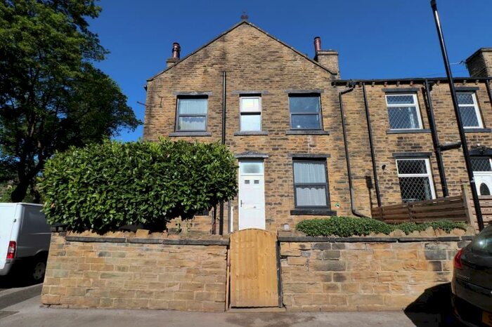 2 Bedroom End Of Terrace House To Rent In Hutton Terrace, Pudsey, LS28