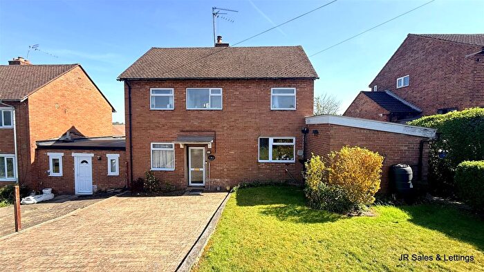 3 Bedroom Link Detached House For Sale In Park Road, Northaw, Potters Bar, EN6