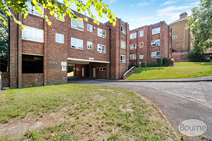 1 Bedroom Apartment For Sale In Harvey Road, Guildford, Surrey, GU1
