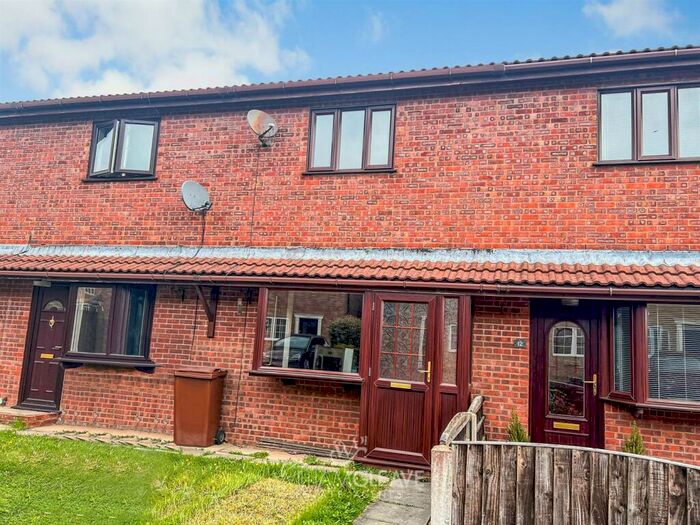 2 Bedroom Town House To Rent In Foxes Close, Mancot, CH5