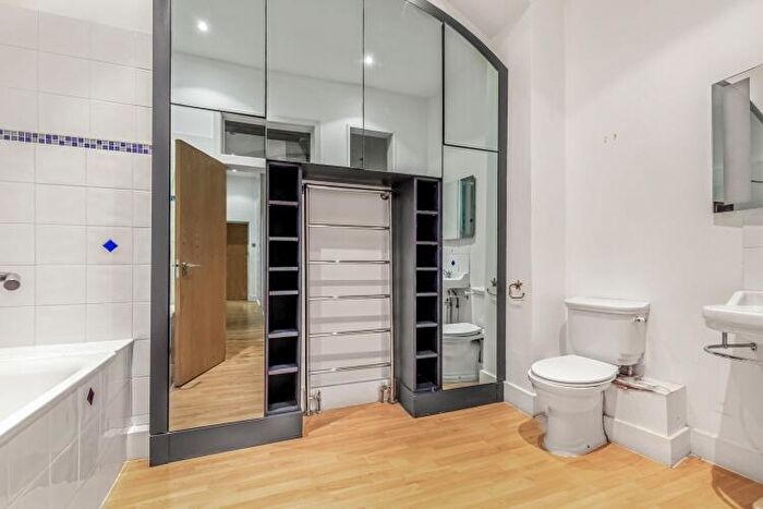 2 Bedroom Apartment To Rent In Fleur De Lis Street London, E1