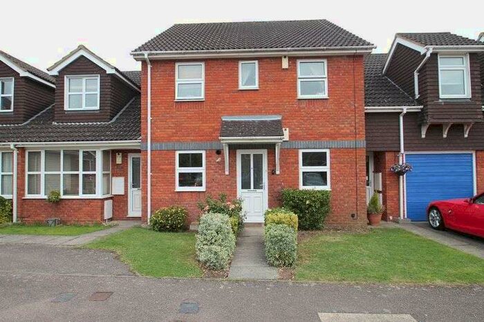 2 Bedroom Property To Rent In Coral Close, Eaton Bray, Bedfordshire, LU6