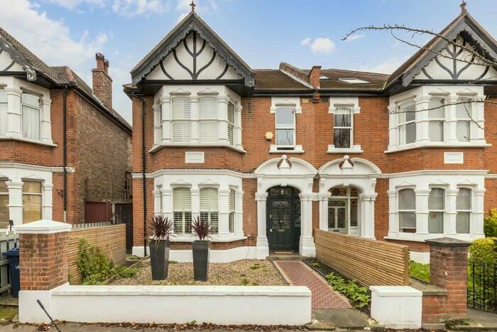 5 Bedroom Property To Rent In Goldsmith Avenue, London, W3